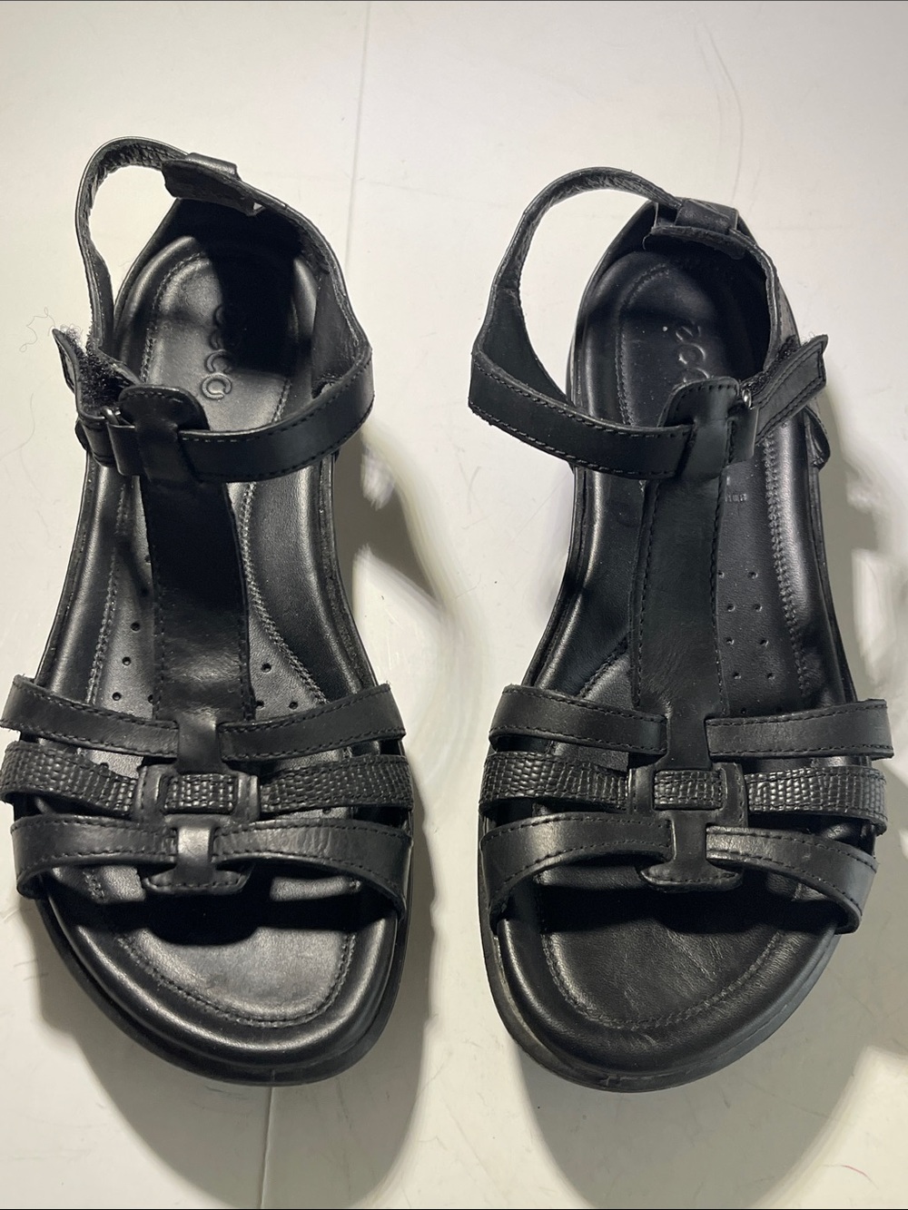 Ecco Women’s Flash T-Strap Black Sandals
